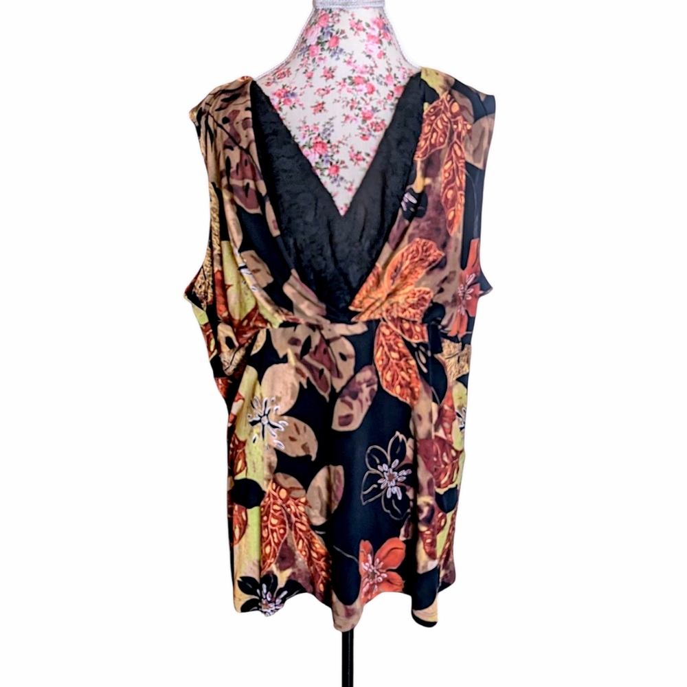New Directions Floral And Lace Sleeveless Blouse